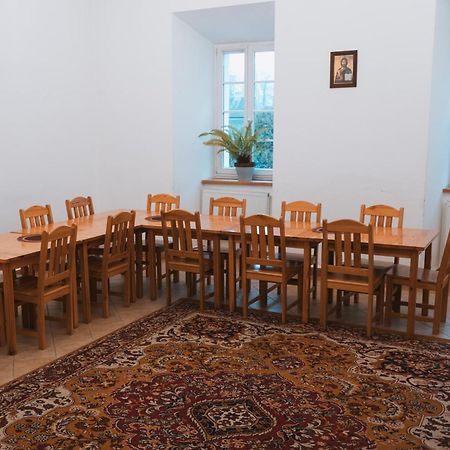 Pokoje Goscinne Domu Pielgrzyma W Supraslu Esterno foto