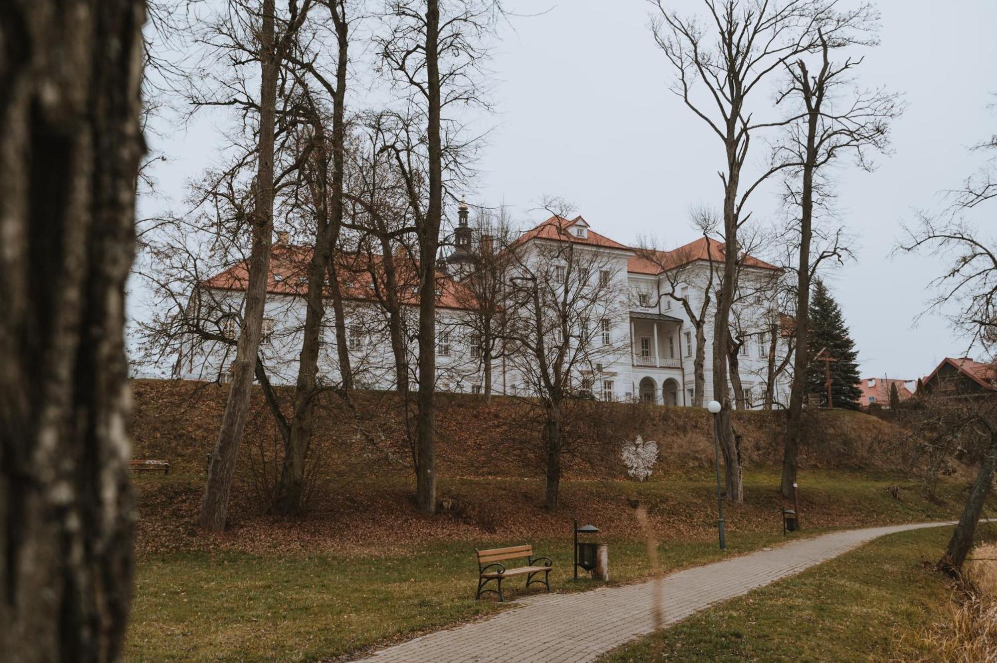 Pokoje Goscinne Domu Pielgrzyma W Supraslu Esterno foto