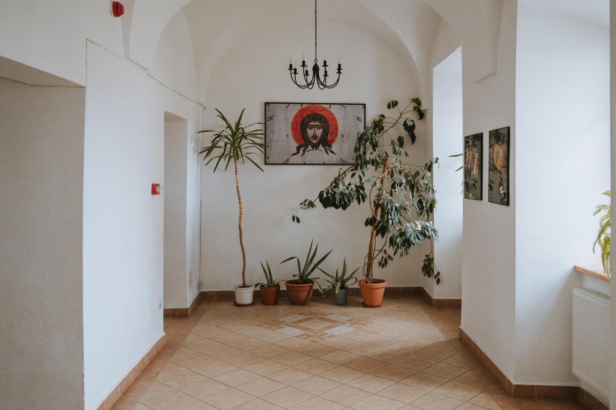 Pokoje Goscinne Domu Pielgrzyma W Supraslu Esterno foto