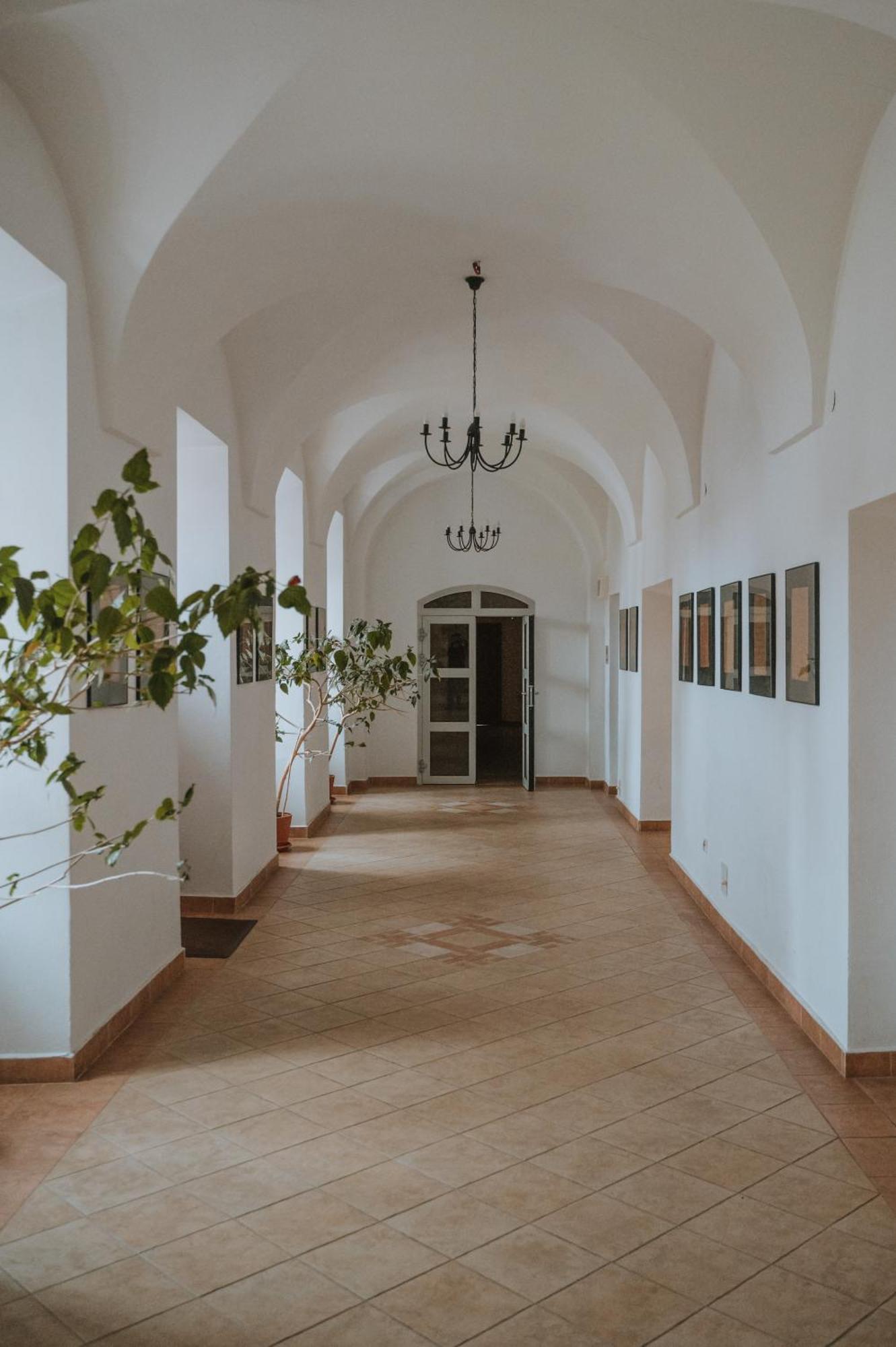 Pokoje Goscinne Domu Pielgrzyma W Supraslu Esterno foto